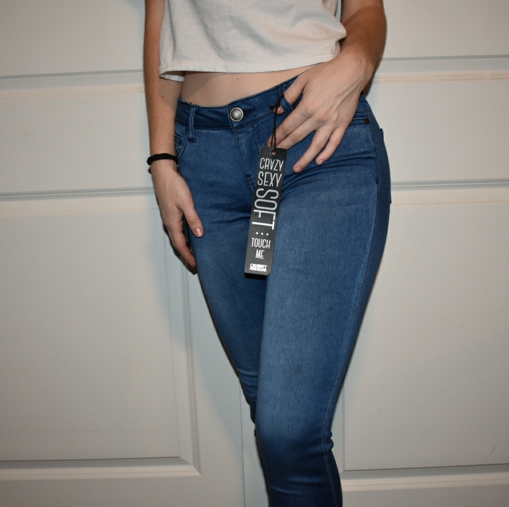 NWT Celebrity Pink Jeggings